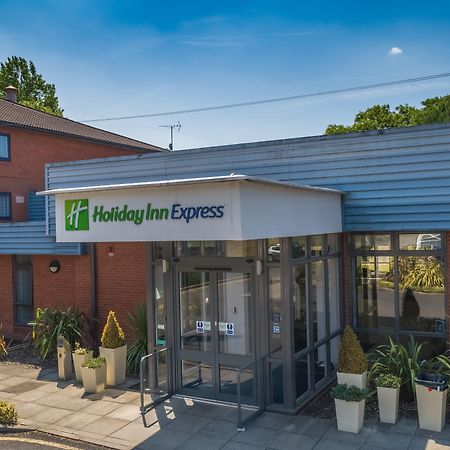 Holiday Inn Express Preston South By Ihg Preston (Lancashire) Exterior foto