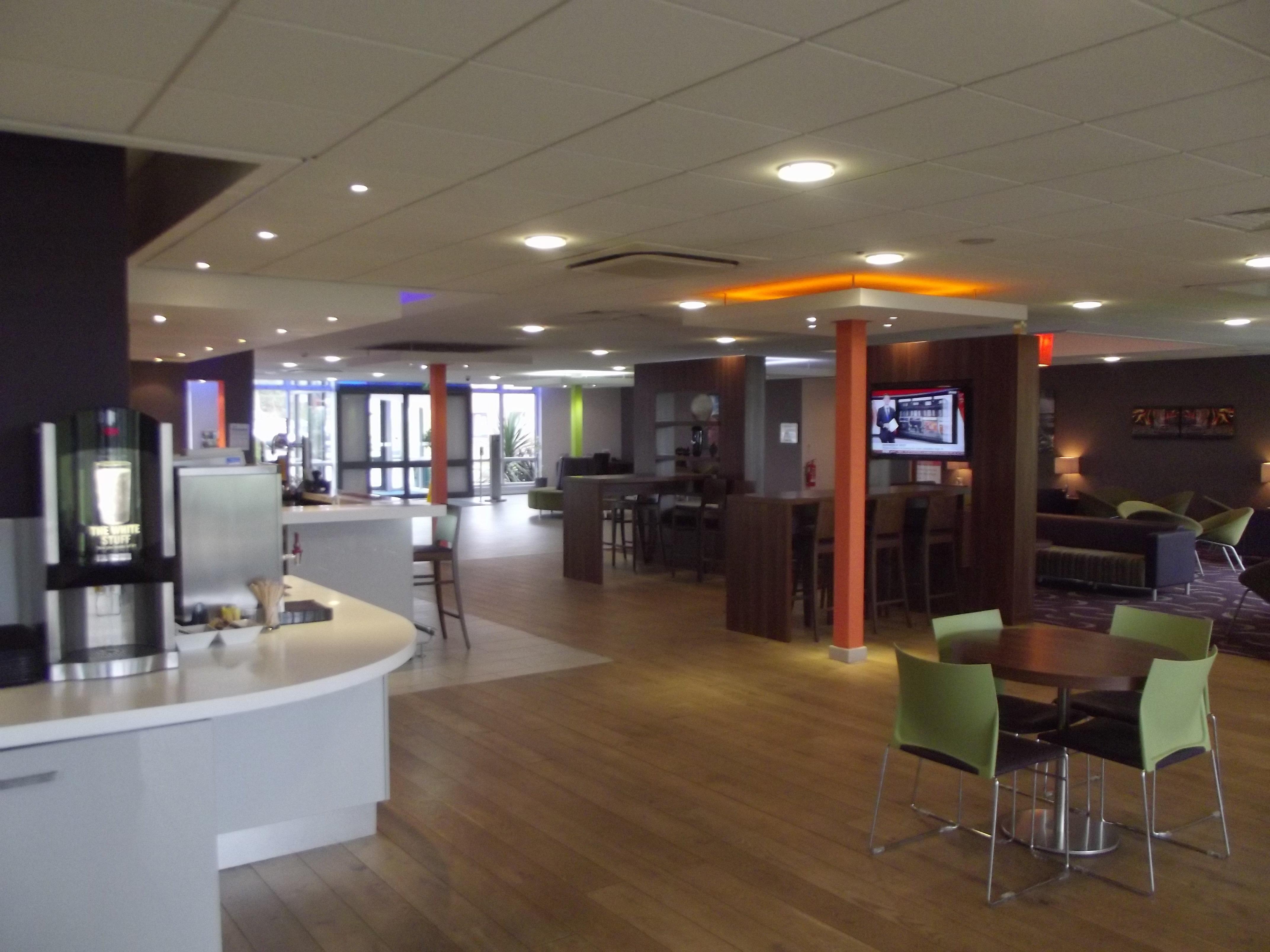 Holiday Inn Express Preston South By Ihg Preston (Lancashire) Exterior foto