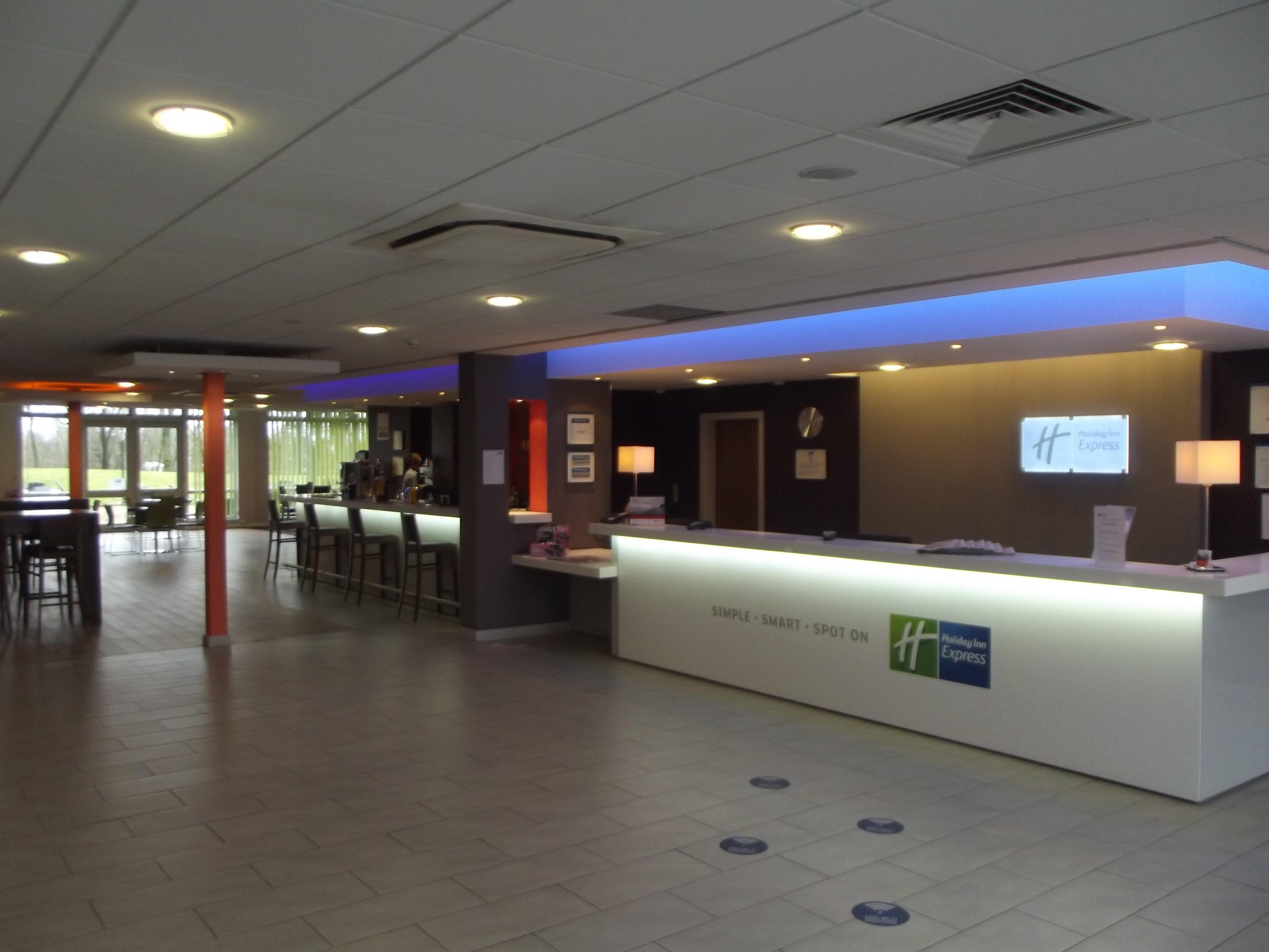 Holiday Inn Express Preston South By Ihg Preston (Lancashire) Exterior foto