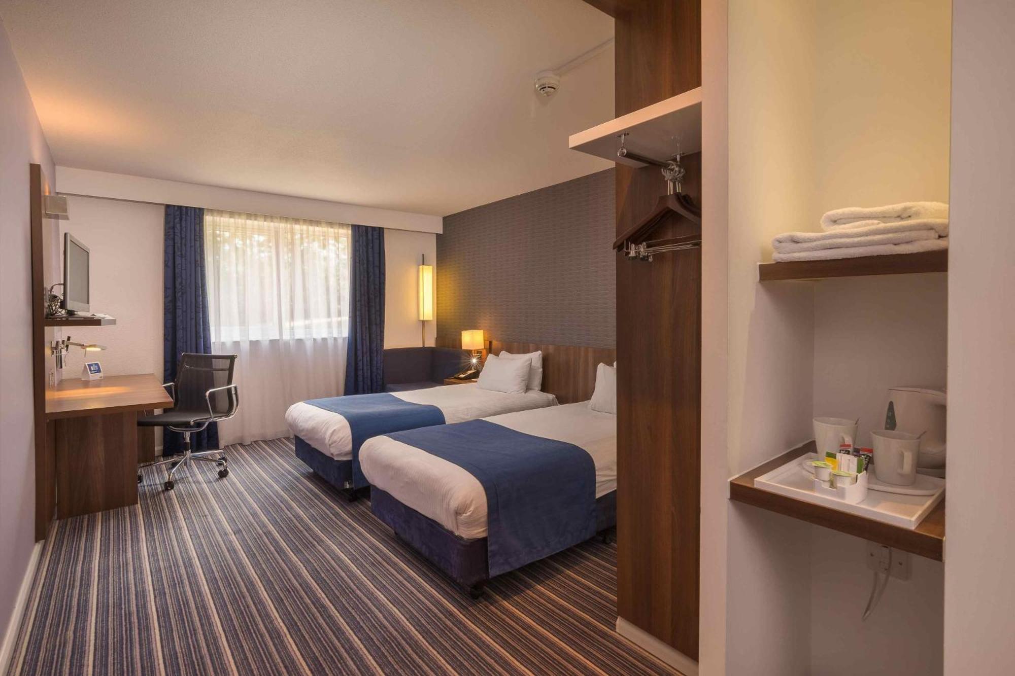 Holiday Inn Express Preston South By Ihg Preston (Lancashire) Exterior foto