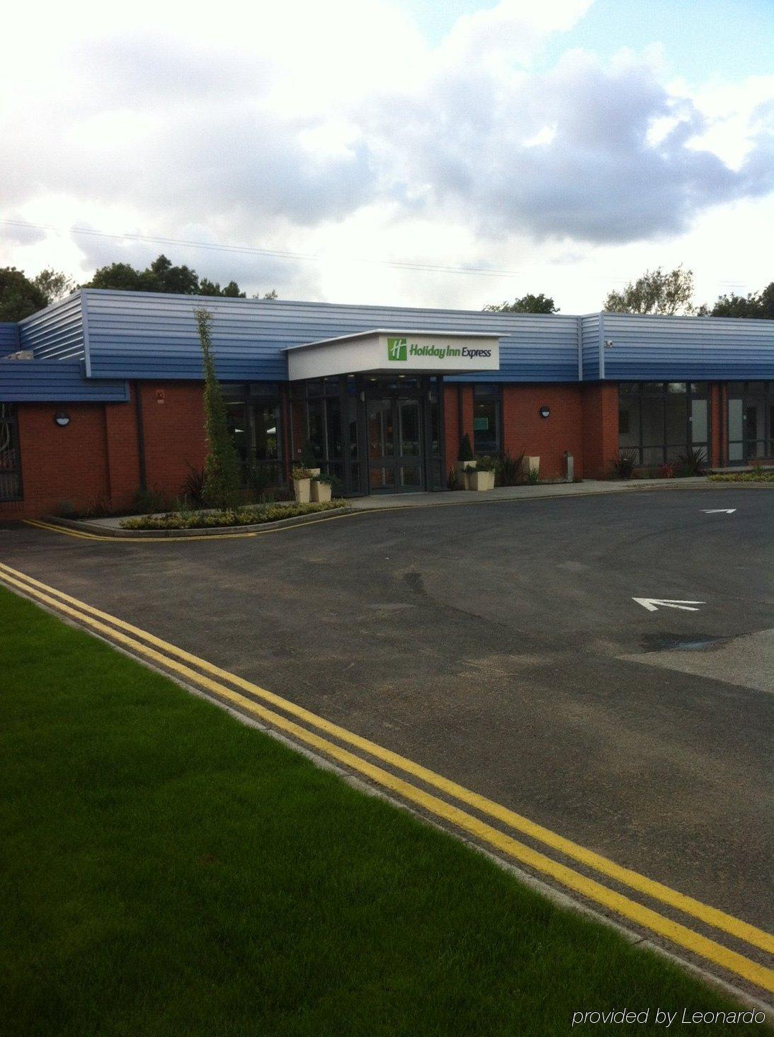 Holiday Inn Express Preston South By Ihg Preston (Lancashire) Exterior foto